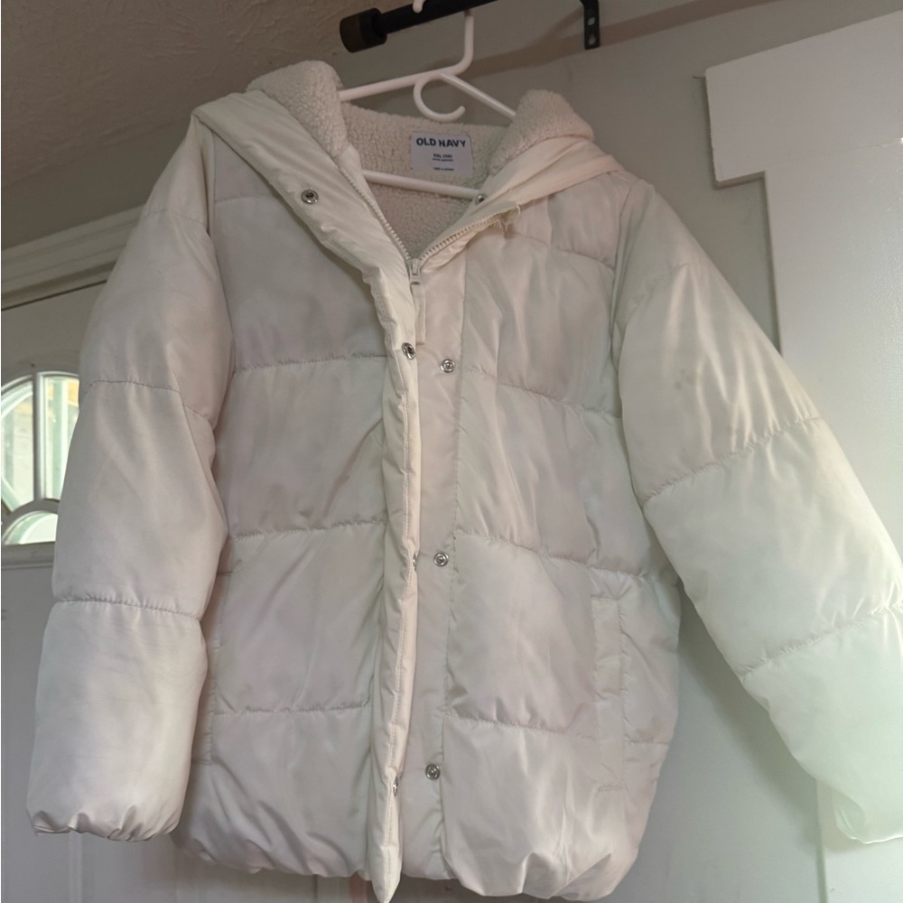Old Navy Women's Cream Puffer Coat